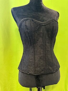 Elegant Strapless Black Lace Corset Top. Brand New.